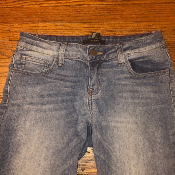 *FOREVER 21* mom/boyfriend jeans - Picture 5 of 7